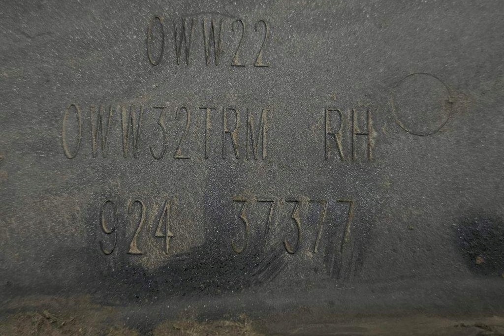 фото №9, Молдинг заднего правого крыла chrysler voyager iv rg, rs 92437377 2.8l