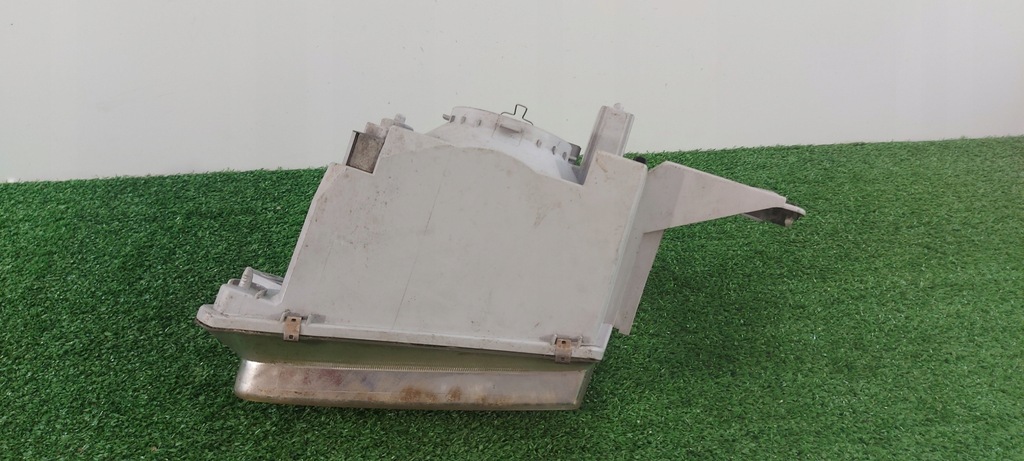 фото №3, Mazda 323 bj 98-00 rok права лампа перед фара