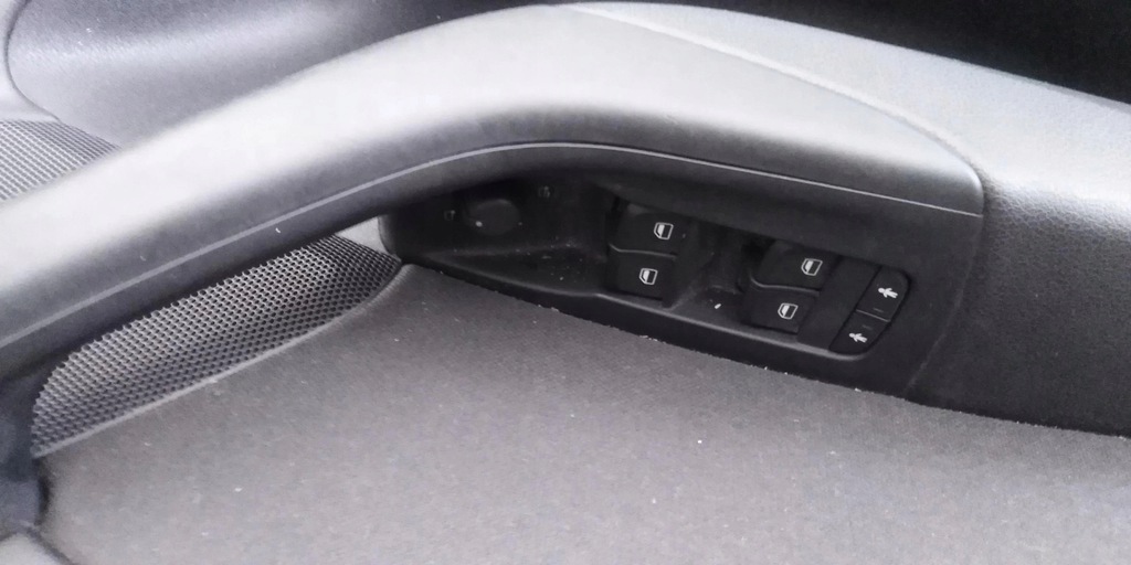 фото №8, Audi q3 8u обшивка обивка дверь правая перед чёрный