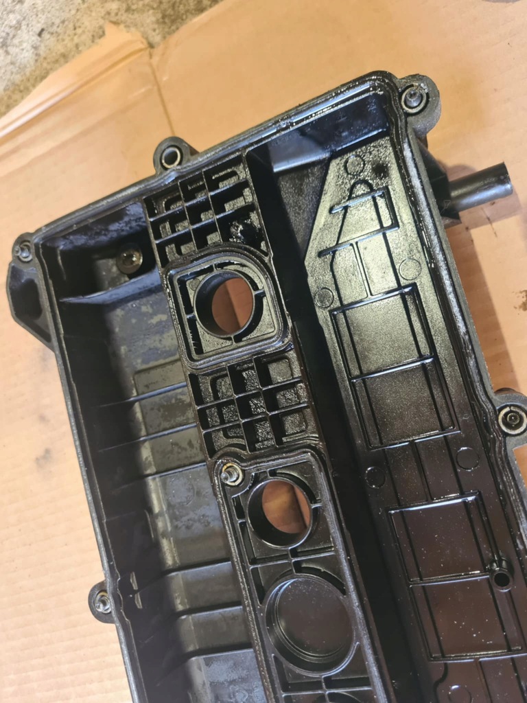 фото №6, Крышка клапанов 1.8 16v 125km chbb ford mondeo mk3 focus mk2 s-max c-max