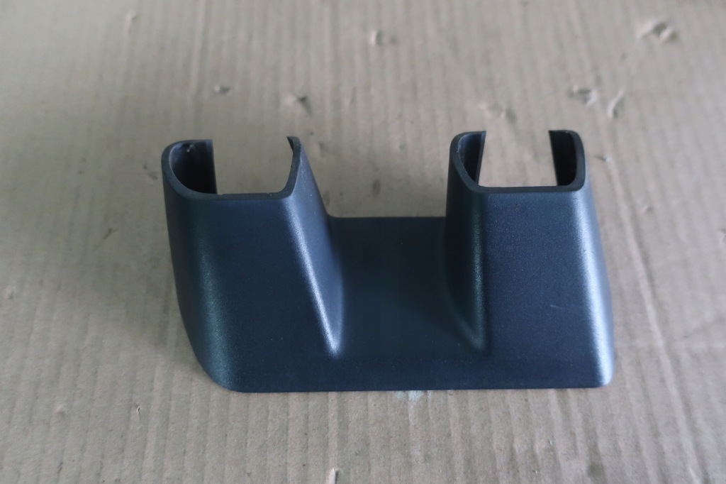 фото №1, Volvo xc70 i заглушка рейлинг левая средняя 00-06