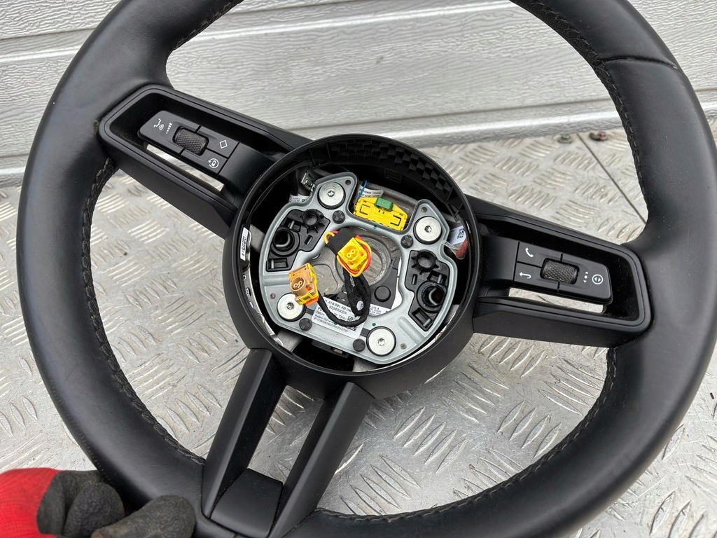 фото №7, Porsche taycan 4s воздуховод мультифункция 9j1419091ab