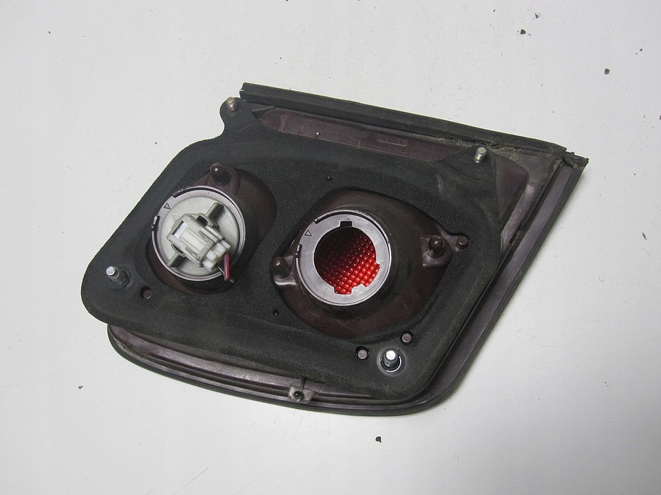 фото №7, Лампа задня p кришка багажника mitsubishi galant vii 96r 211