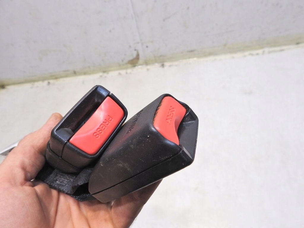 фото №3, Защёлки поперечина безопасности левый задняя forester iii