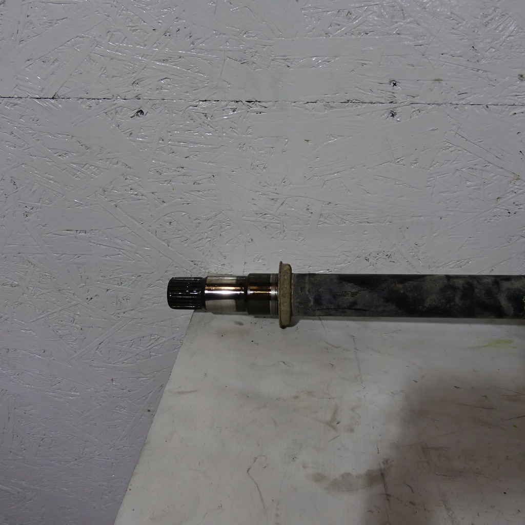 фото №4, Toyota avensis t27 2.0d4d приводной вал правая