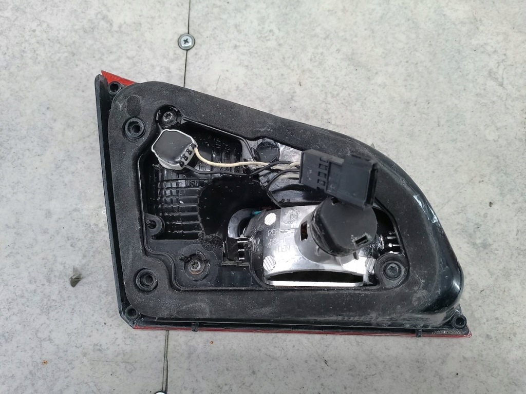 Лампа задняя правая w крышка opel astra j 13314053 vpahqx-13404-e kombi с Разборки