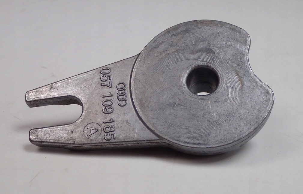 Купить Пластина крепёжная натяжителя ролики 057109185a audi q7