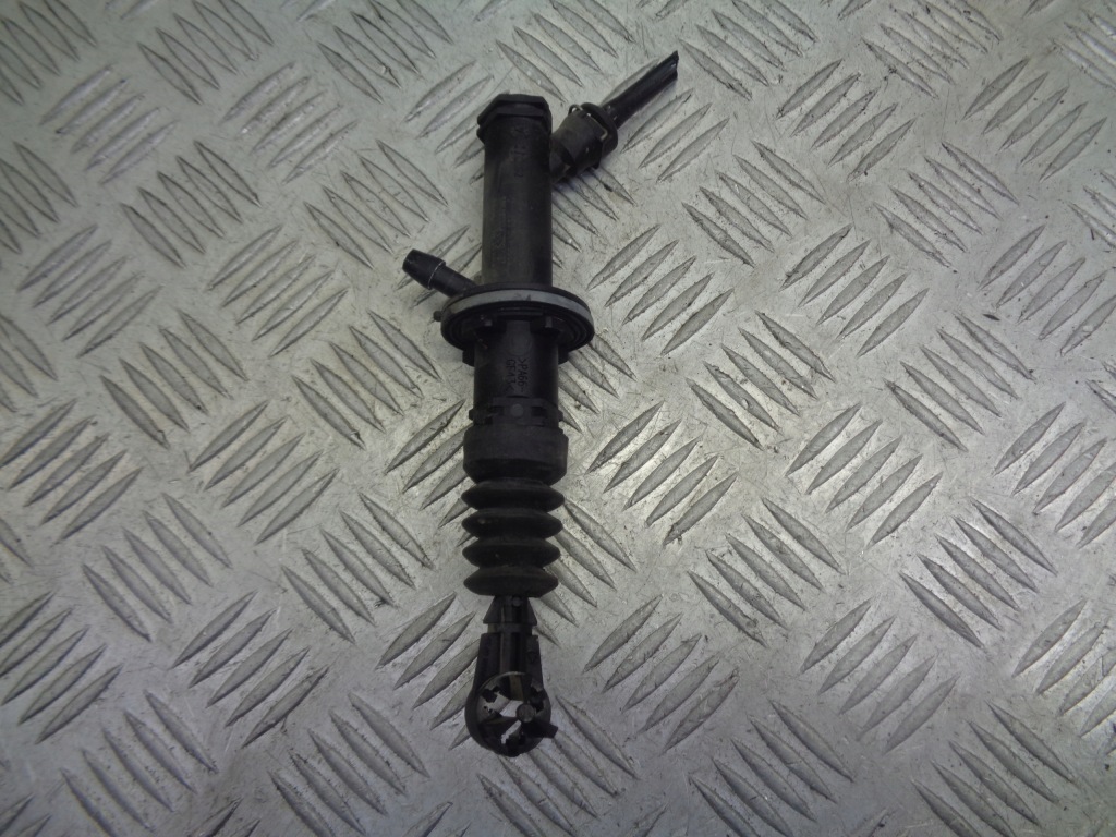 Купити Помпа зчеплення clio 3 1.5 dci 8200436137g