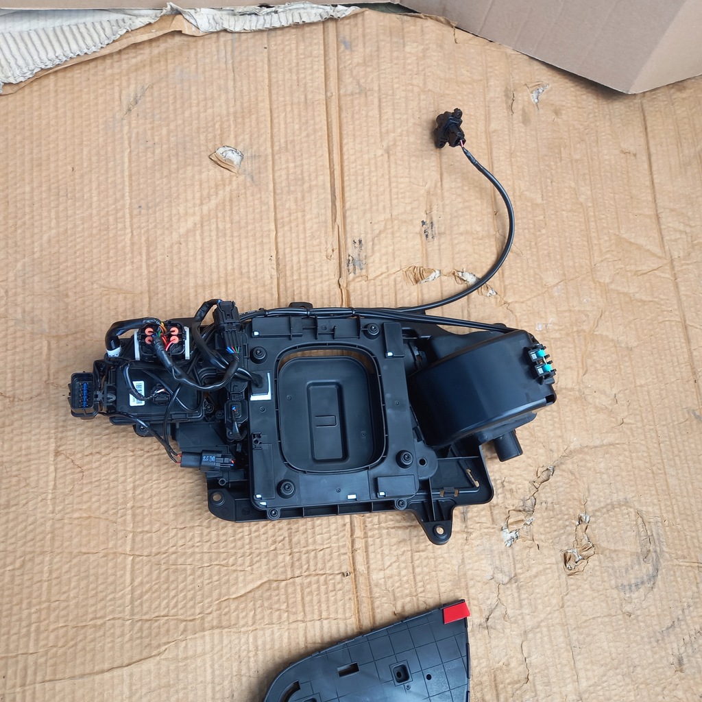 фото №9, Hyundai kona electric i кришка порт заряджання 86340-k4000