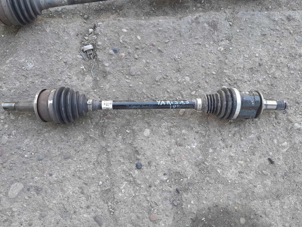 фото №1, Toyota yaris iv 1.5 гібрид привідний вал ліва