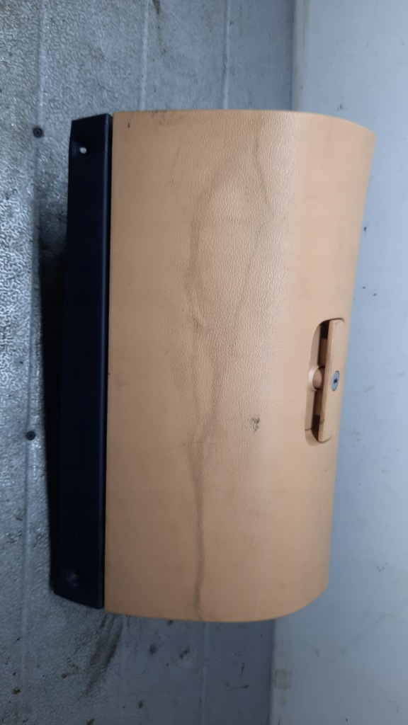 фото №1, Бардачок skoda octavia i 99r 1.8b hb