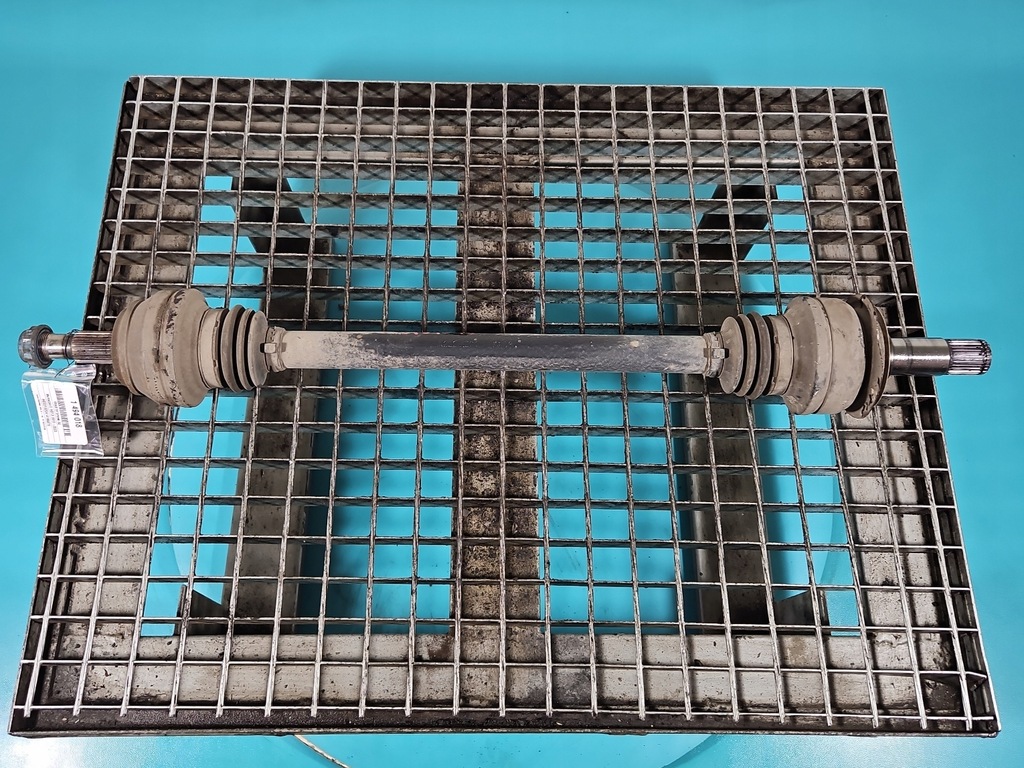 фото №1, Приводной вал задняя правая mercedes w213 2.0 cdi автоматическая коробка передач