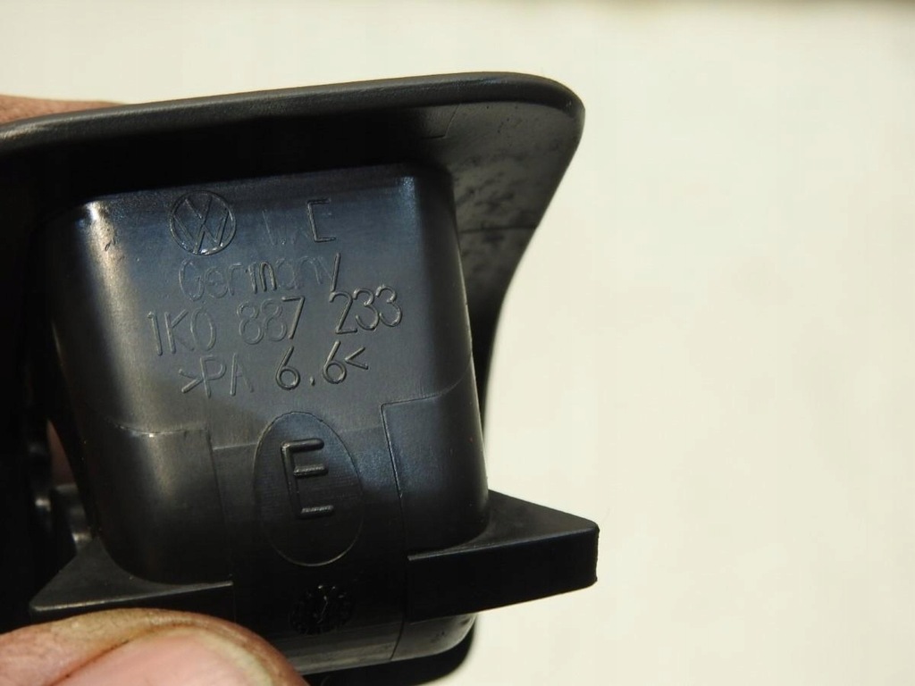 фото №6, Заглушка isofix vw golf vi 1k0887233