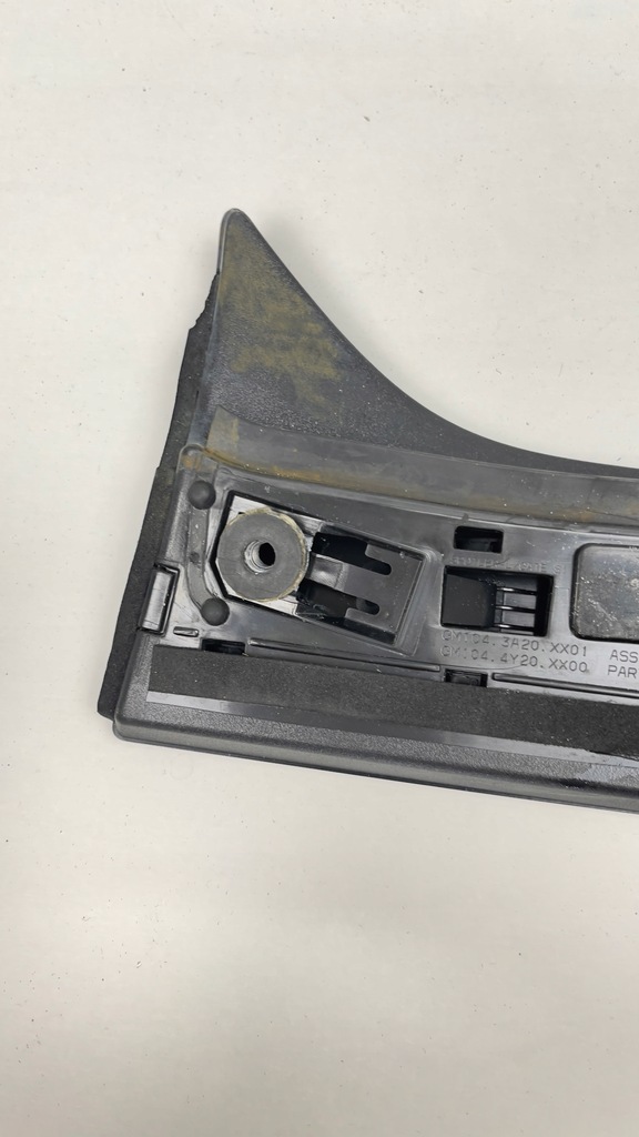 фото №10, Opel crossland 2017 - 2024 молдинг кришки багажника задня правий 13481458