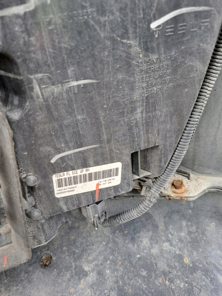 фото №16, Бампер передний kpl. tesla model s 2012-2016 pmng 6-pdc