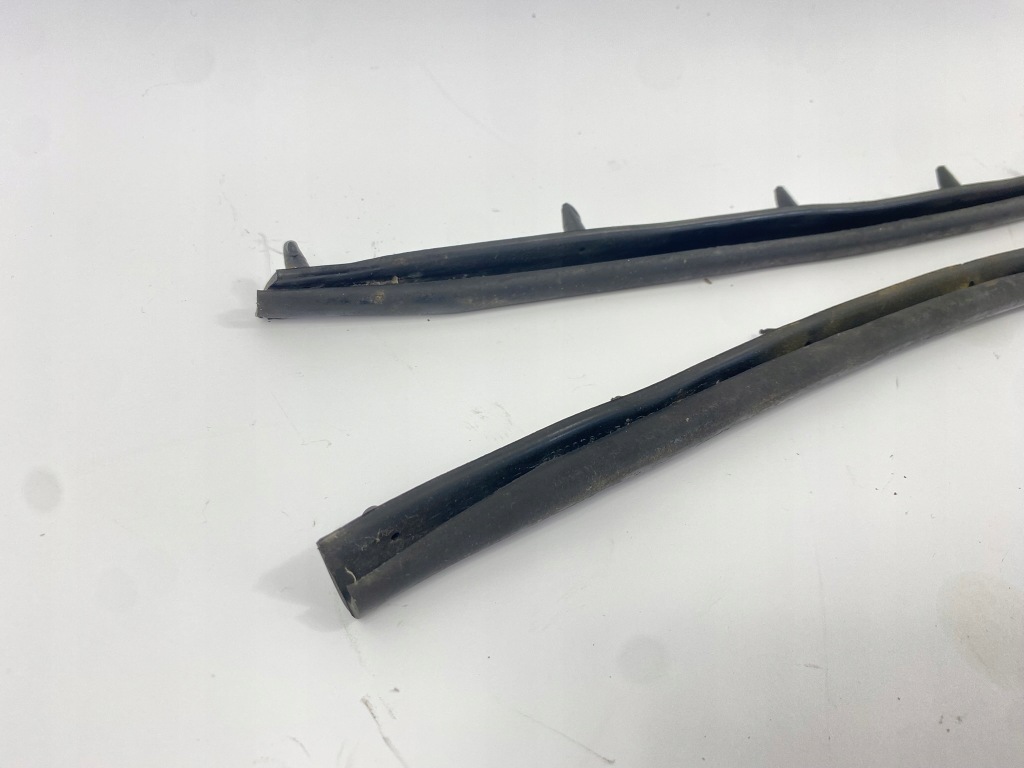 Прокладка гумовий елемент крила бампера права ліва mercedes w124 універсал Недорого