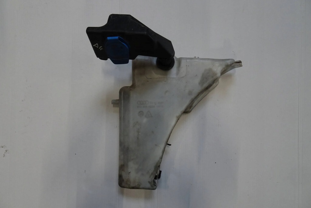 фото №1, Audi a4 b8 a5 8t - бак омивача