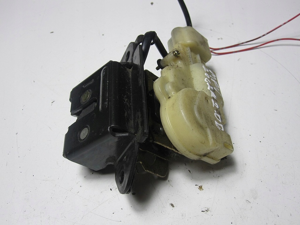 фото №4, Замок крышки задняя задний mazda mpv 02r