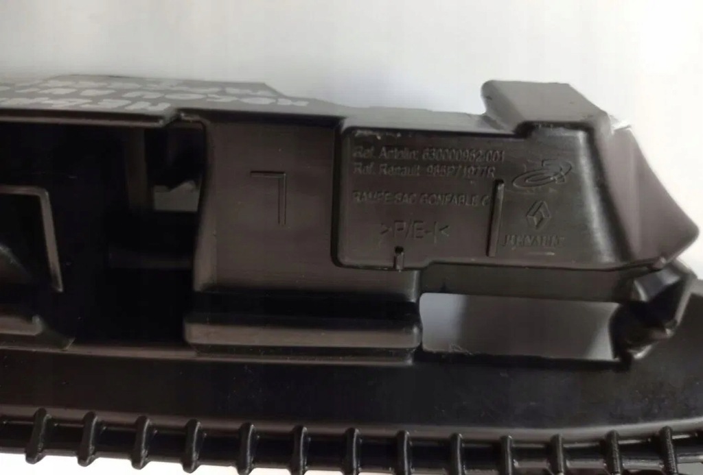 фото №5, Renault megane iv кронштейн оббивка 985p61377r