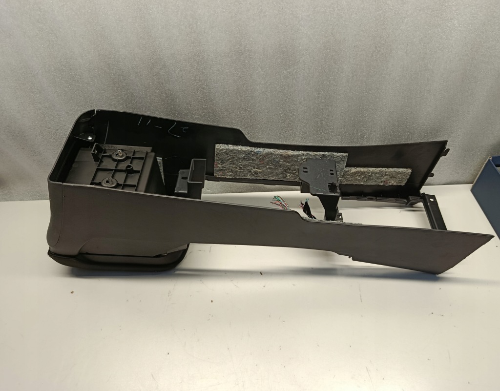 Mitsubishi lancer viii підлокітник 3h418011a223 Київ