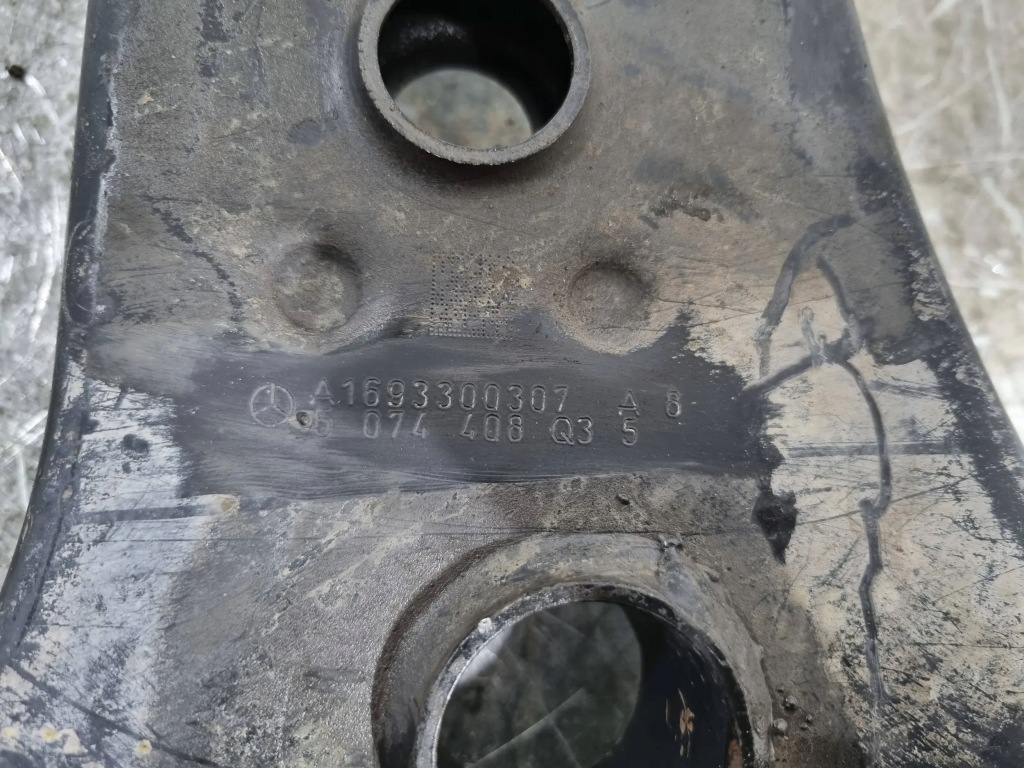 Важіль правий перед a1693300307 mercedes a-klasa w169 w245 Недорого