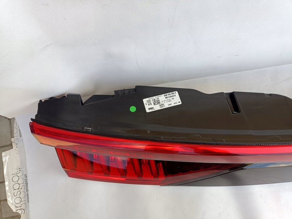 фото №9, Audi q8 4m8 лампа лампы задняя задняя накладка крышки 4m8945095d