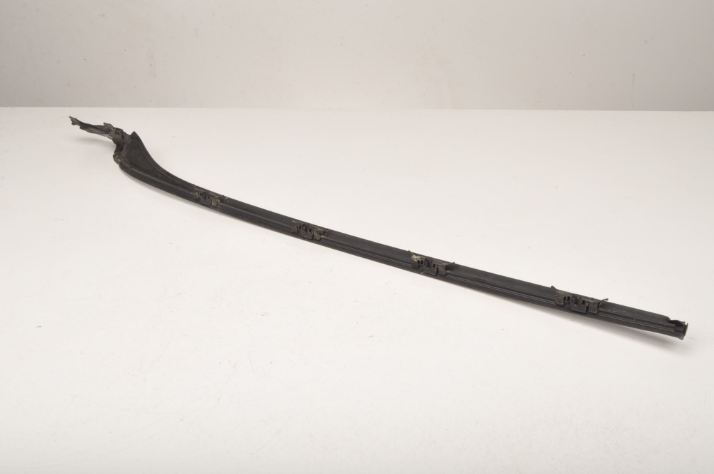 фото №6, Volvo s60 ii v60 молдинг стекло передней лобовое 30753986 правая