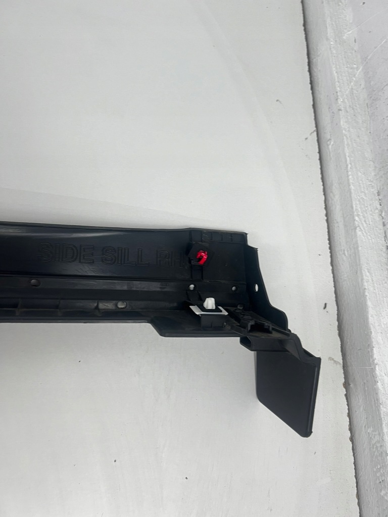 фото №13, Kia sorento iv 4 2020 - молдинг накладка поріг права 87752-p2000