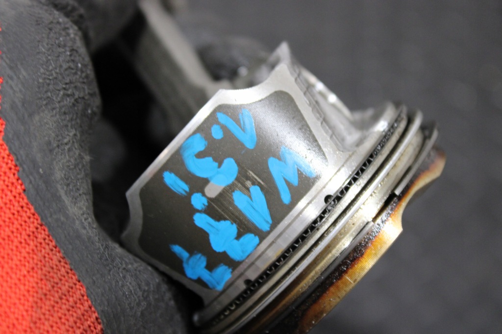 Поршни шатунные шатуны вкладыши mercedes a-klasa w177 120104449r a2820301500 с Разборки