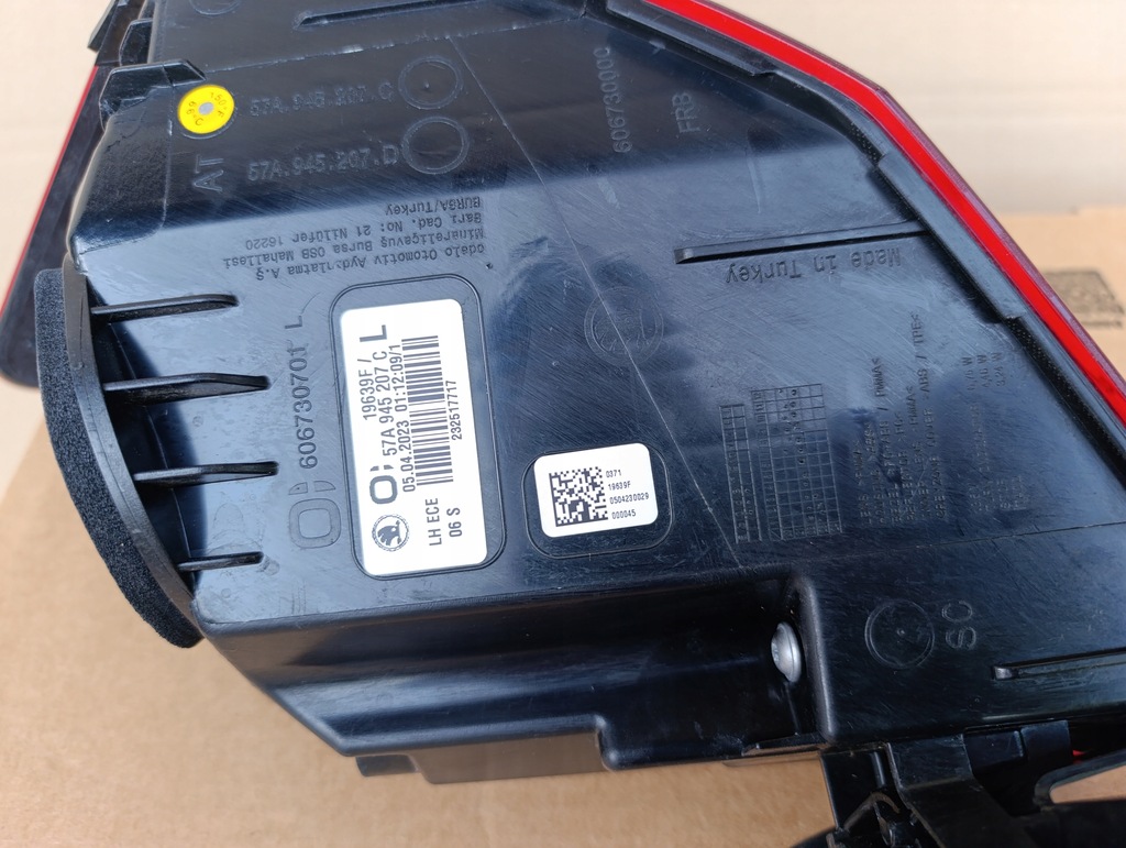 фото №12, Skoda karoq lift лампа левая задняя левый задняя задняя w крышка w крыло idealne