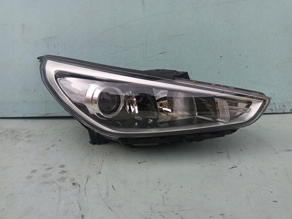 Купить Лампа перед правая hyundai i30 iii 17- 92102-g4020