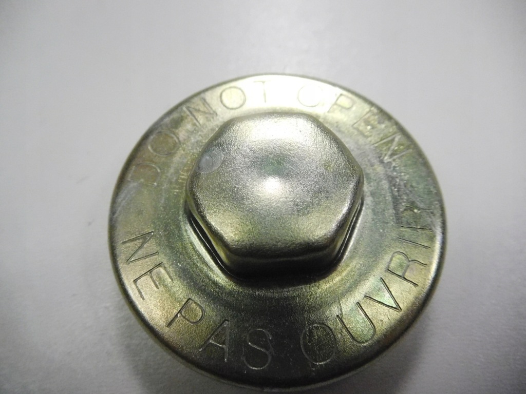 Крышка радиатора renault r12 853064700 в Украине