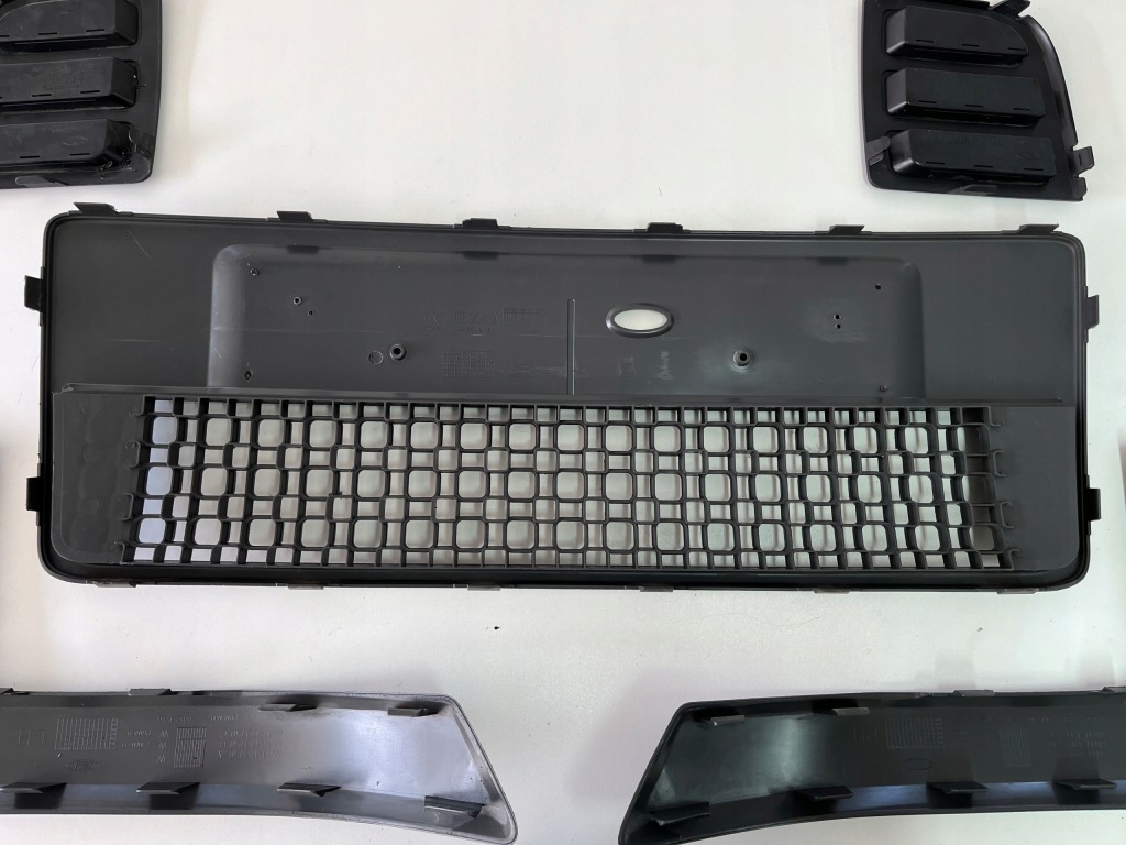 Бампер перед решётка накладка молдинг ford fusion рестайлинг  08-12r. Оригинал