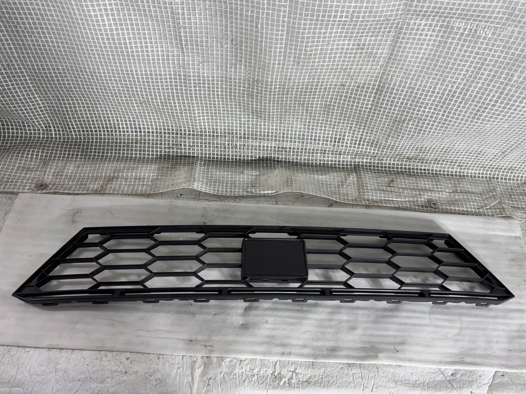 фото №1, Seat ibiza v 5 6f 17- решітка бампера