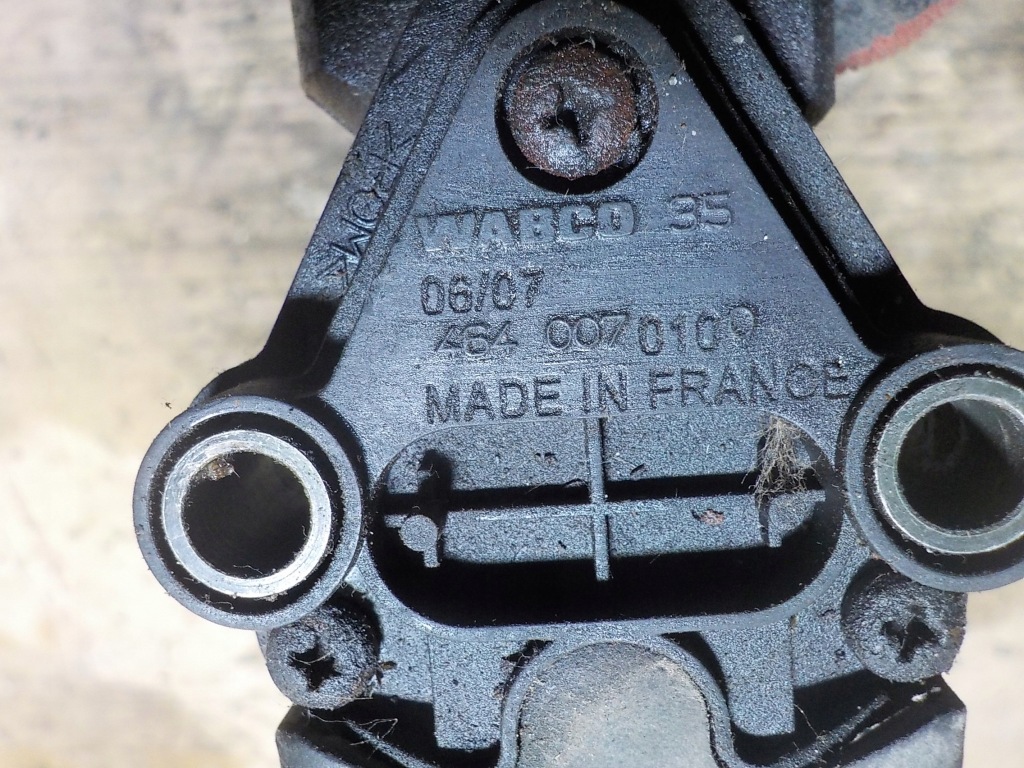 Клапан вирівнювальний scania r420 4640010109 Доставка