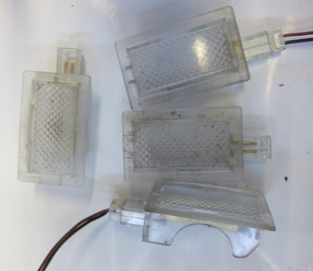 фото №1, Chrysler 300 ii лампа освещение дверь багажника