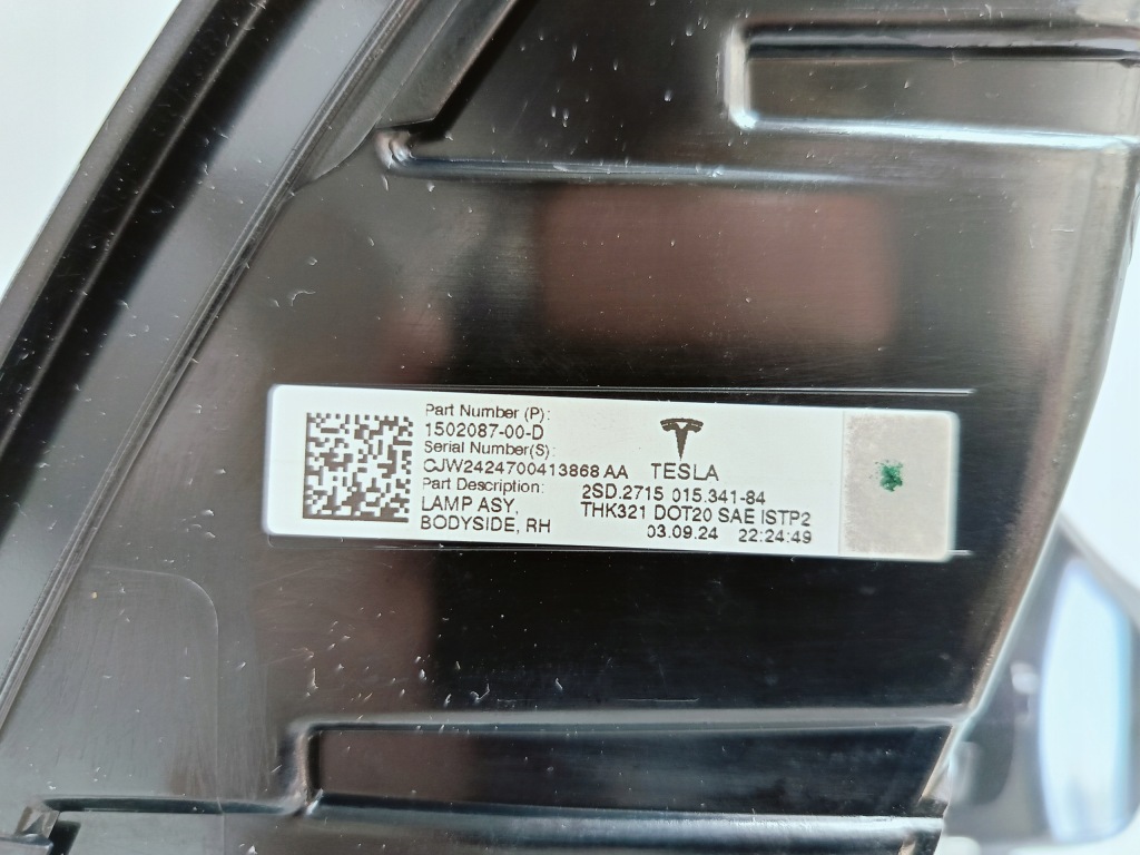 Tesla 3 рестайлинг  y 20- фара фара фонарь  правый задний  led новая 1502087-00-d Цена