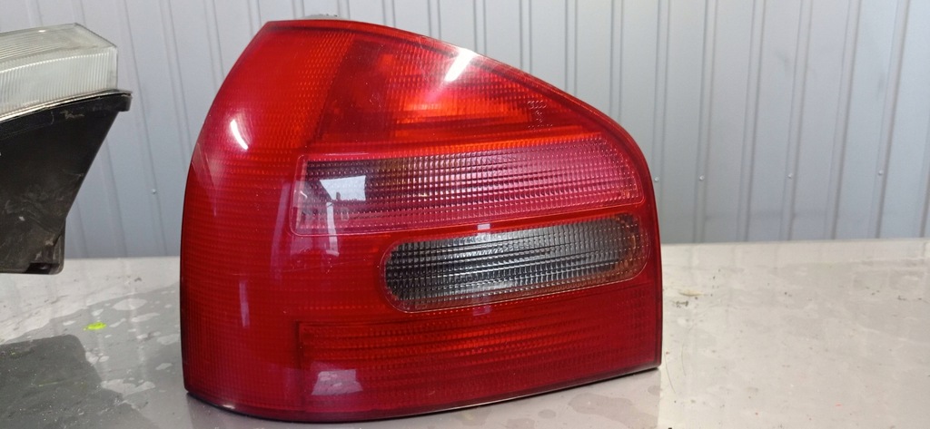 фото №1, Audi a3 8l лампа задняя задняя левая 3d