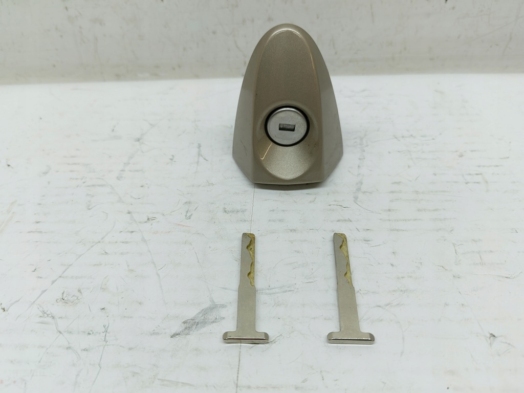 фото №1, Ford b-max 1.0 вкладка замка ключ