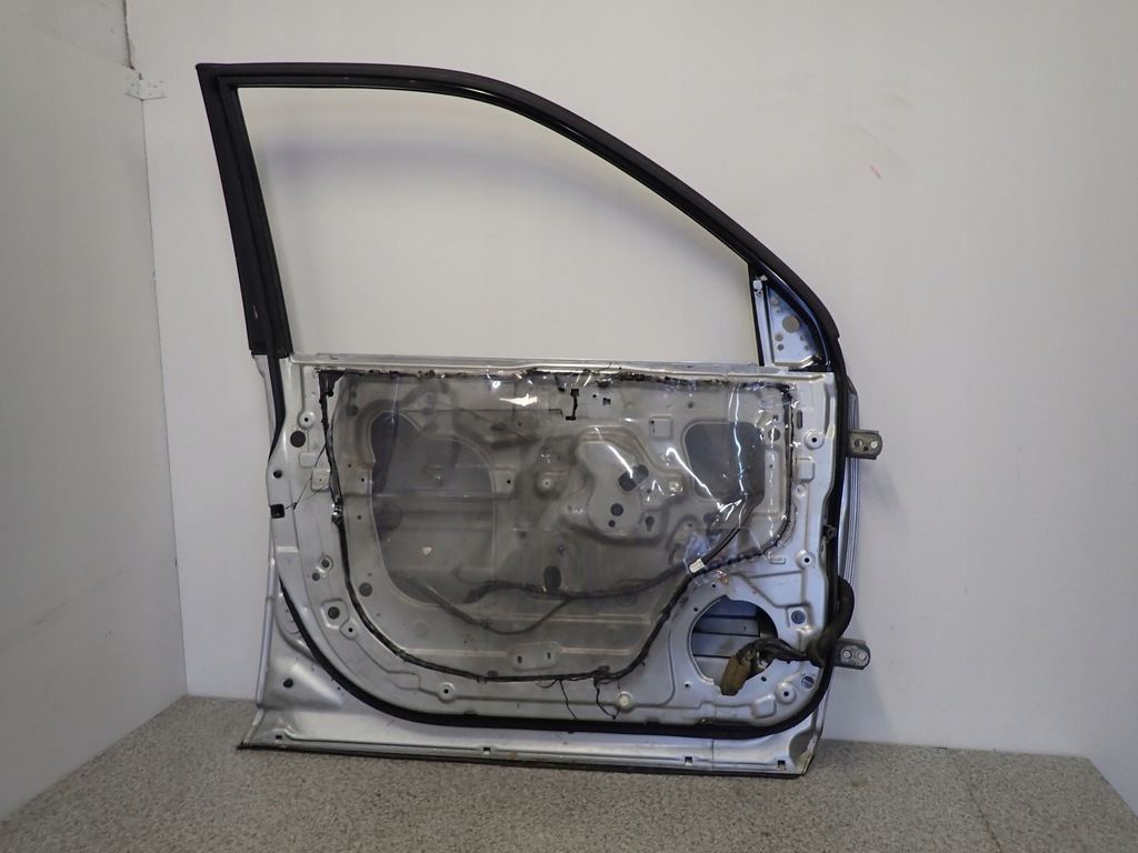 фото №15, Nissan x-trail t30 дверь передние левая
