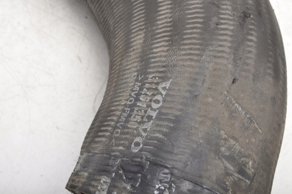 Volvo s60 ii v60 2.4 d5 215km труба интеркулер 31261350 Оригинал