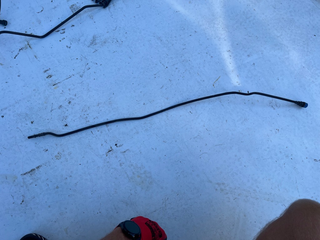 Opel corsa e 1,4 turbo b14net шланг топлива провода топливные Доставка