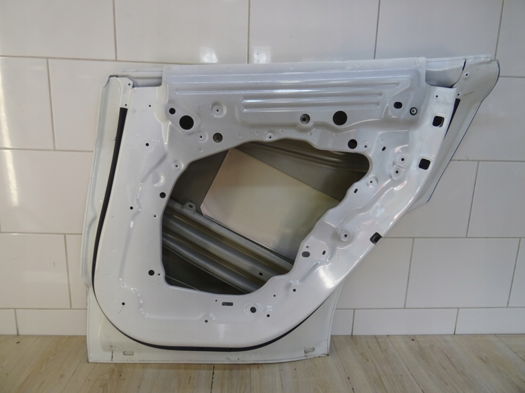 Дверь задняя правое  tesla model y 19- llu Киев