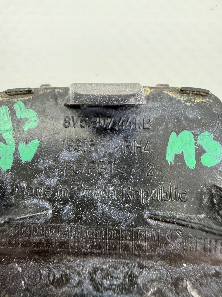 фото №7, Заглушка бампера фаркоп задня заднього audi a3 8v5 16-20 8v5807441b