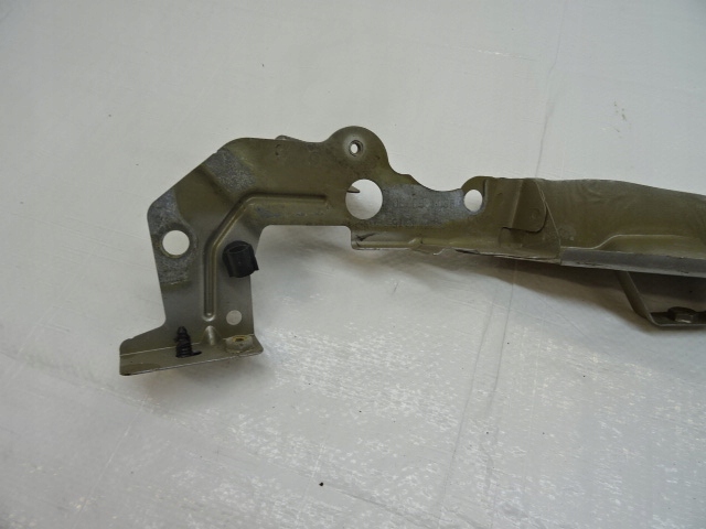 фото №6, Citroen c4 picasso ii кронштейн крыла кронштейн правый 9601669280 ezrc