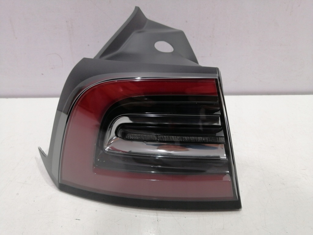 фото №1, Лампа ліва задня задня tesla 3 nowa оригінал