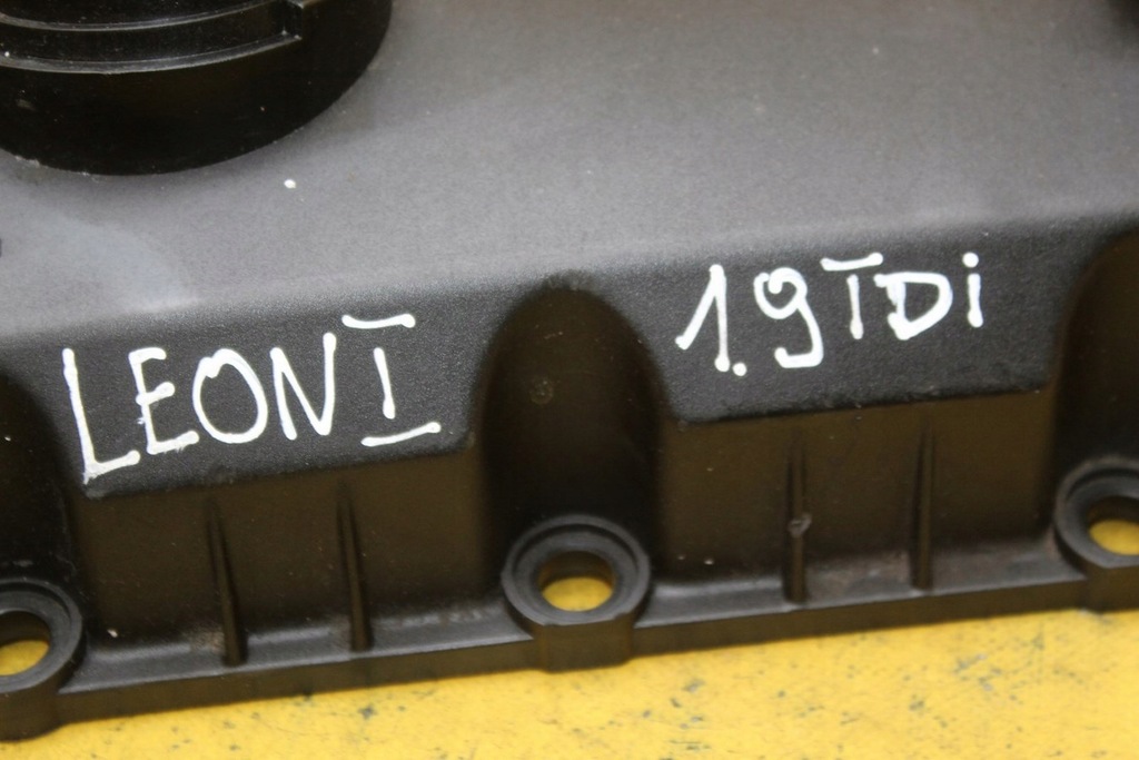 фото №6, Крышка клапанов 038103469q golf iv leon i 1.9 arl