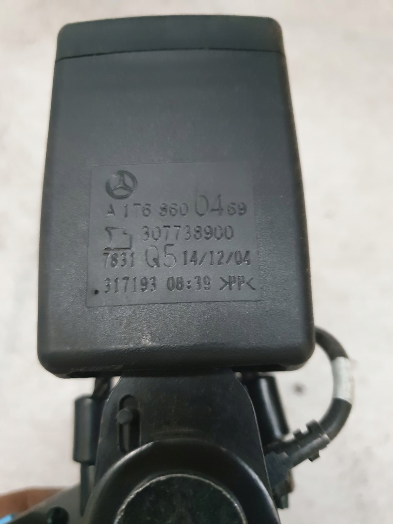 фото №4, Защёлки поперечина правый задняя mercedes w176 w246 w117