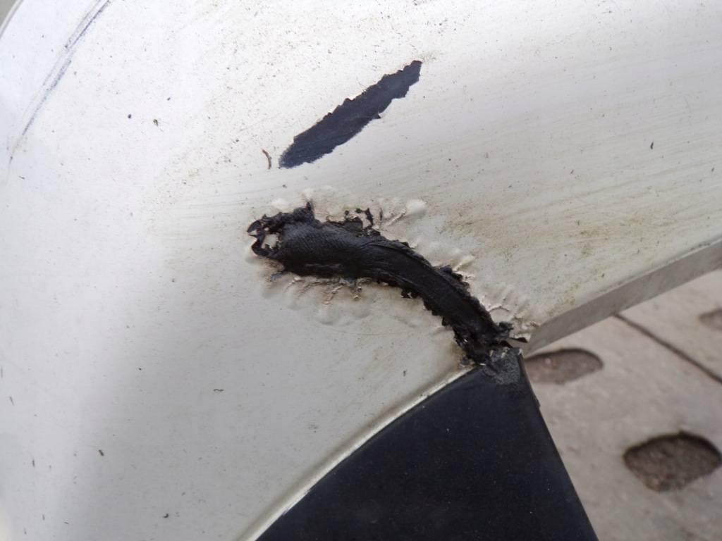 Бампер передний перед bmw e34 цвет alpine weiss Цена