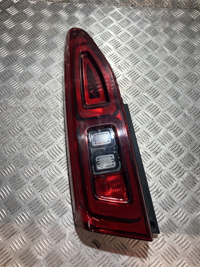 фото №1, Лампа лівий задня opel combo e 18- berlingo iv